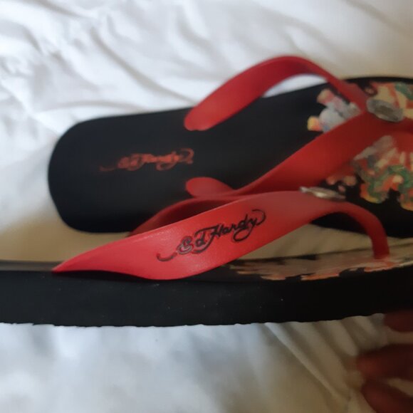 Ed Hardy flops - Picture 4 of 9
